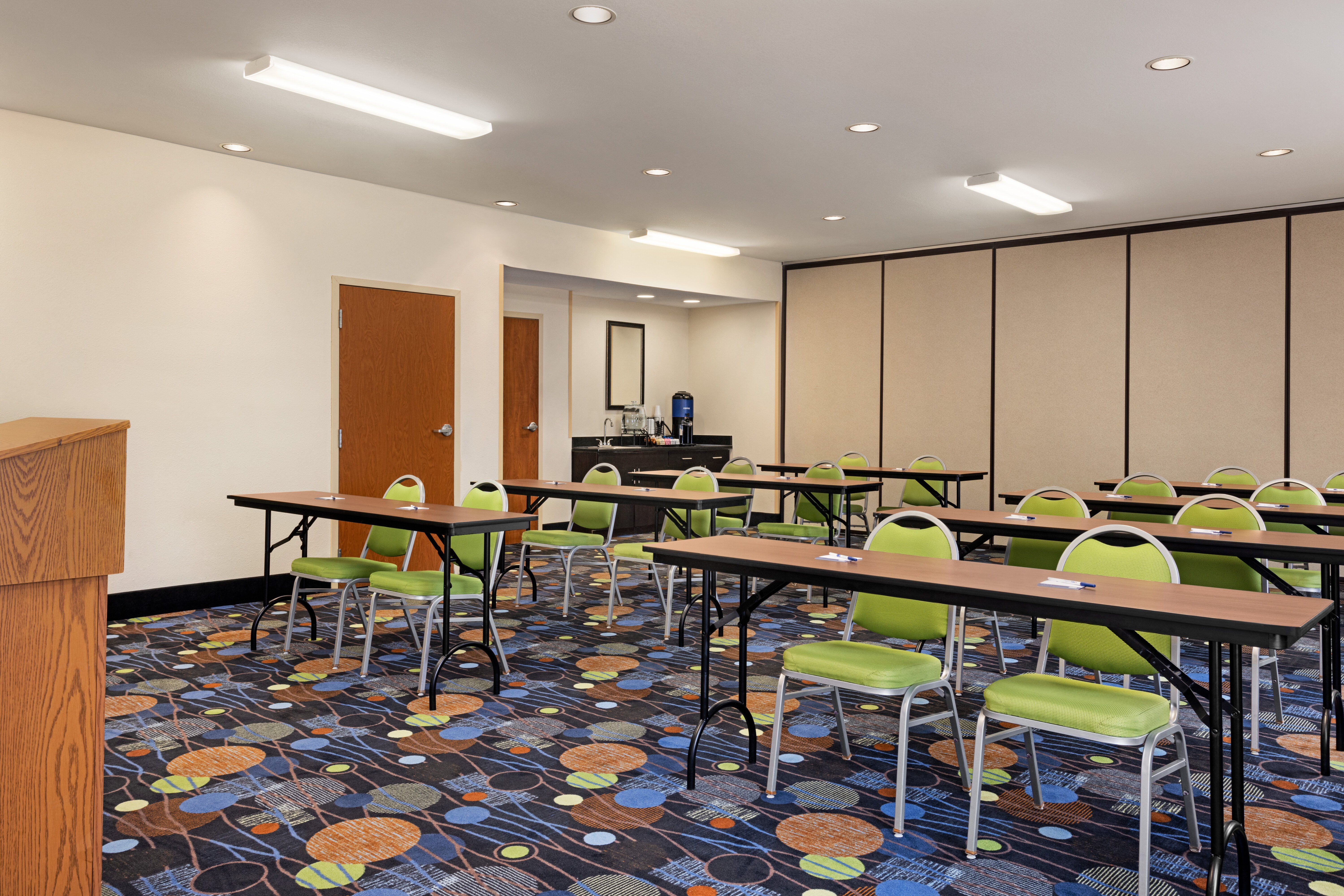 Holiday Inn Express Hotel Suites Edmond 60/63