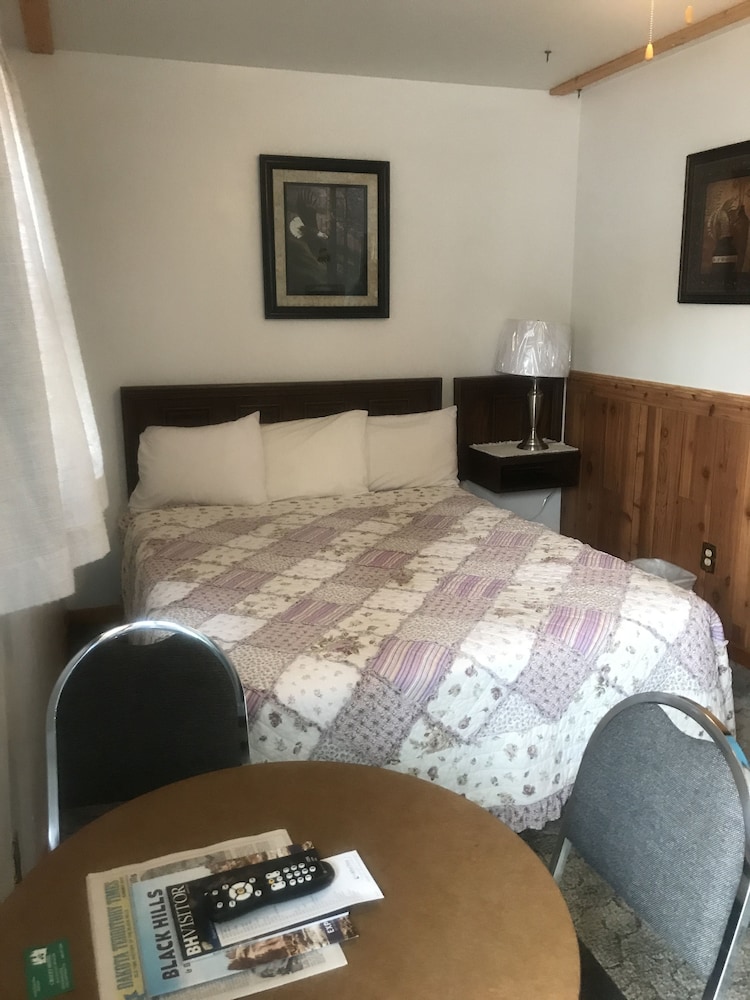 Chalet Motel 27/49
