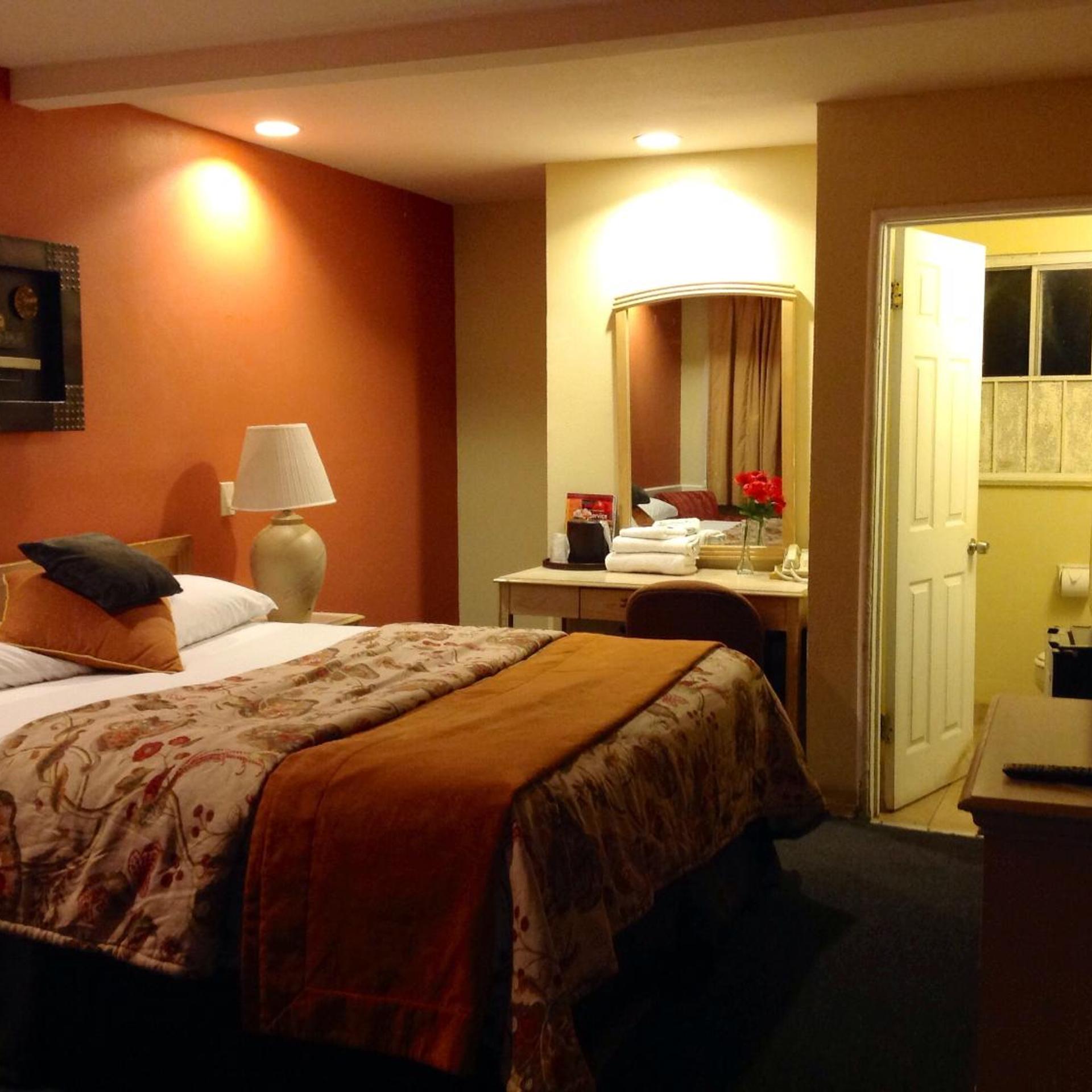 Highlander Motel 29/56