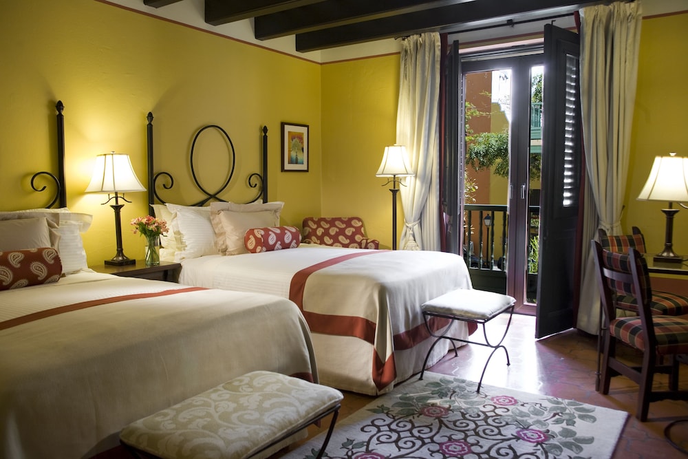 El Convento Hotel 16/75