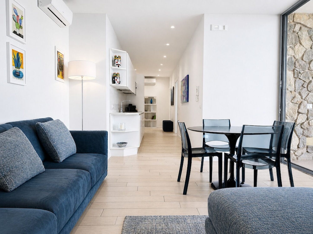Isola Bella Infinity Suites 34/50