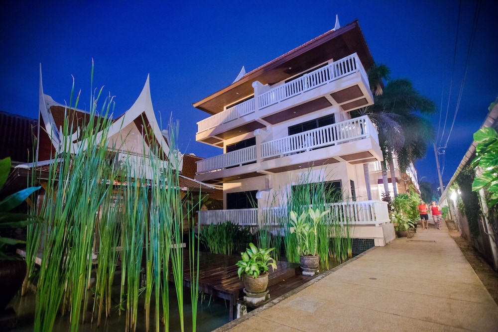 KATA POOLSIDE RESORT 2/67
