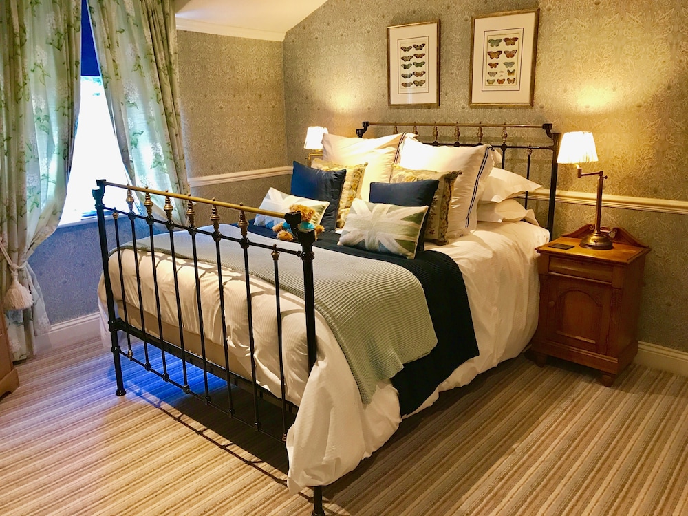 Connecting, Castle, Suite, King and Twin Beds