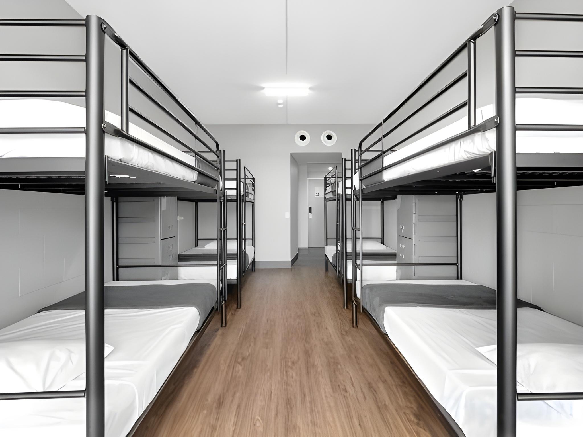 Mixed Dorm, 10 Beds, Club Side