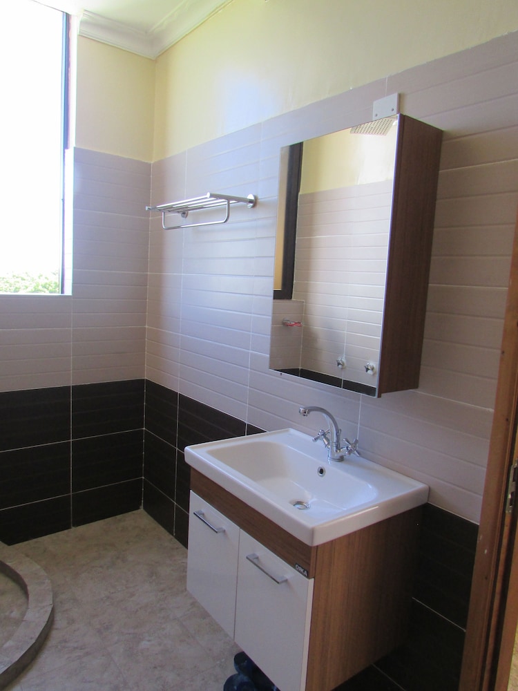 Retro Boutique Hotel Limited 42/42