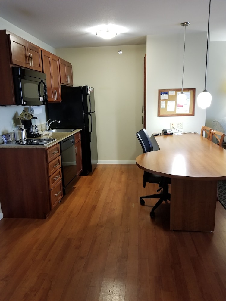 CANDLEWOOD SUITES CAPE GIRARDEAU 51/68