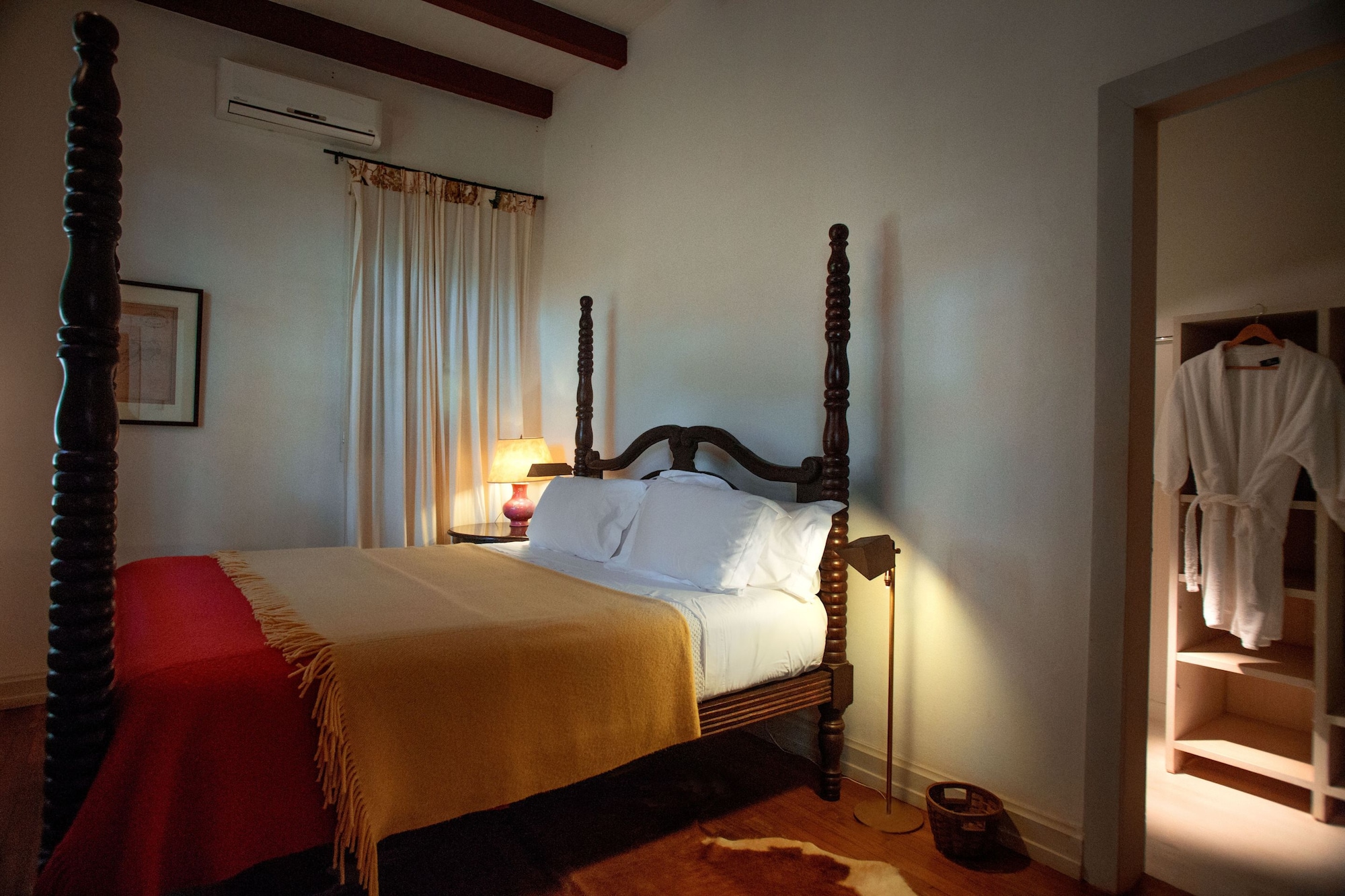 SUPERIOR, KING BED