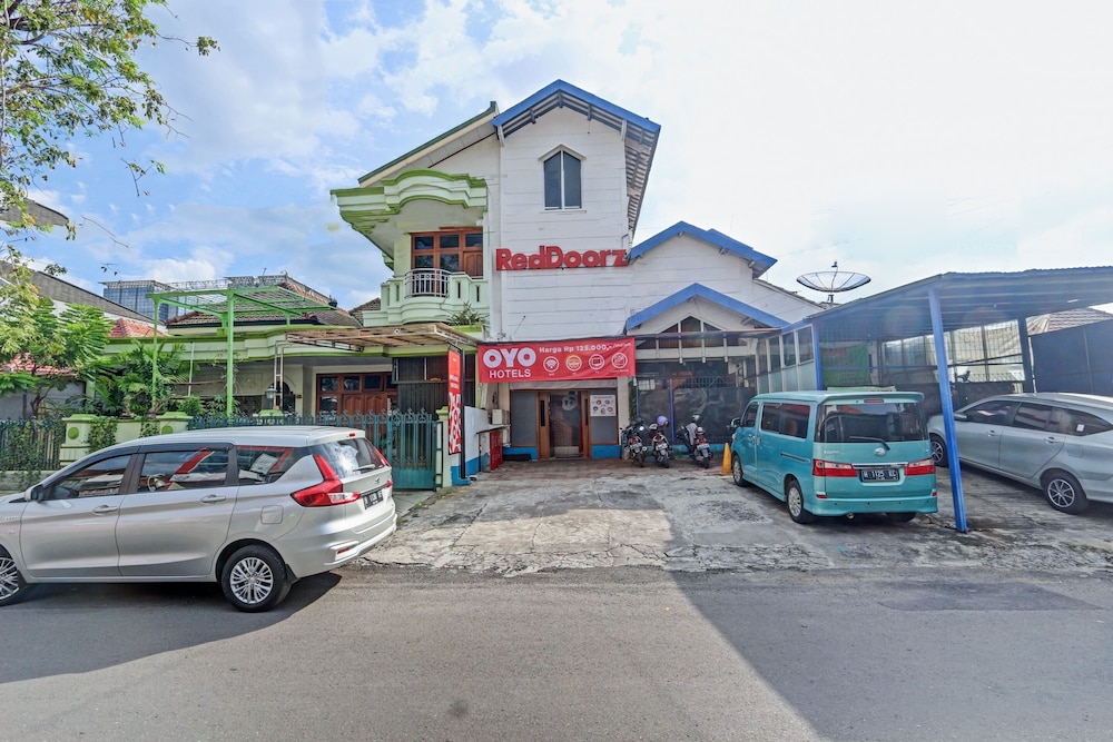 OYO 90426 Near Mall Ciputra 2 17/21