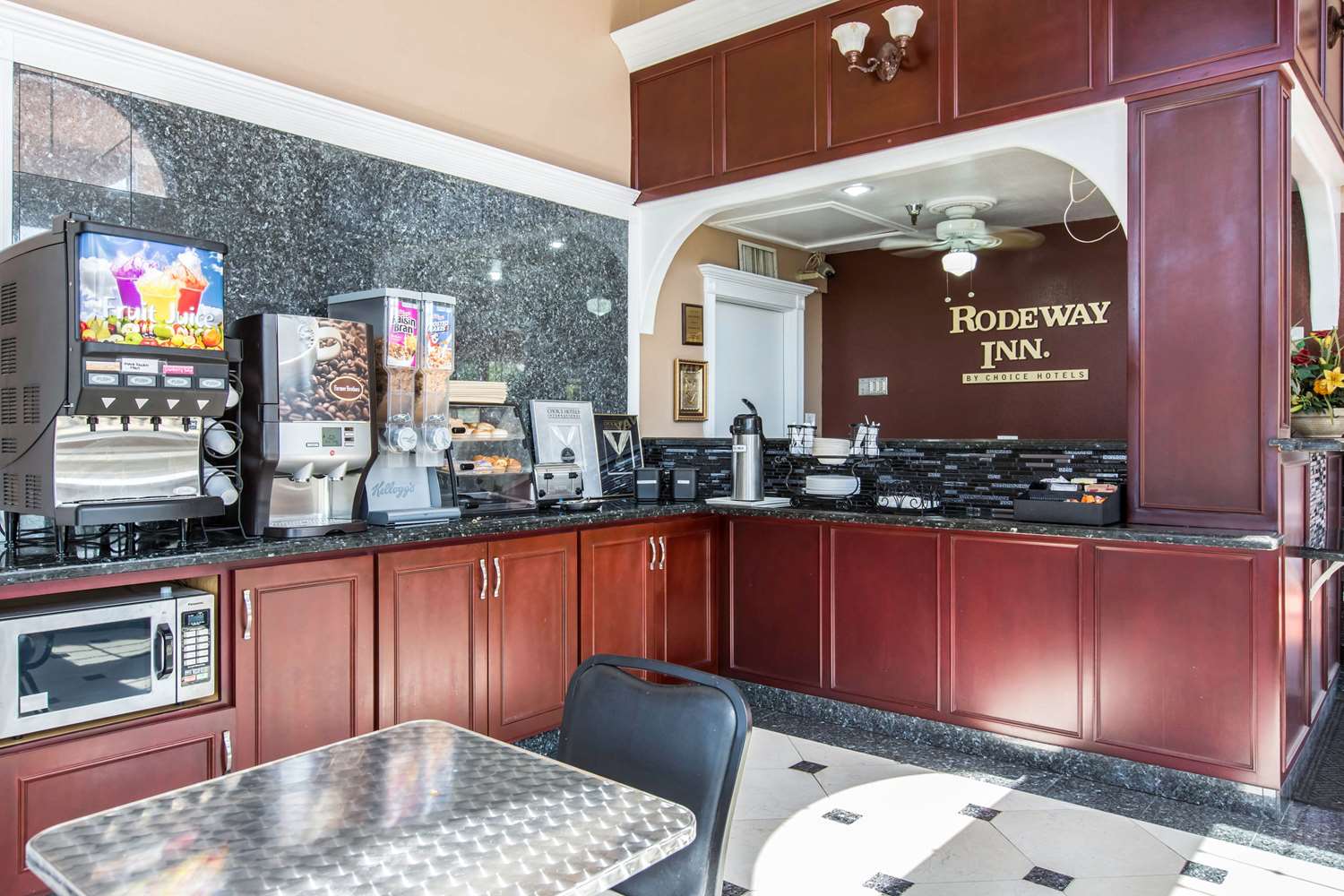 Rodeway Inn Cypress - Buena Park 24/32