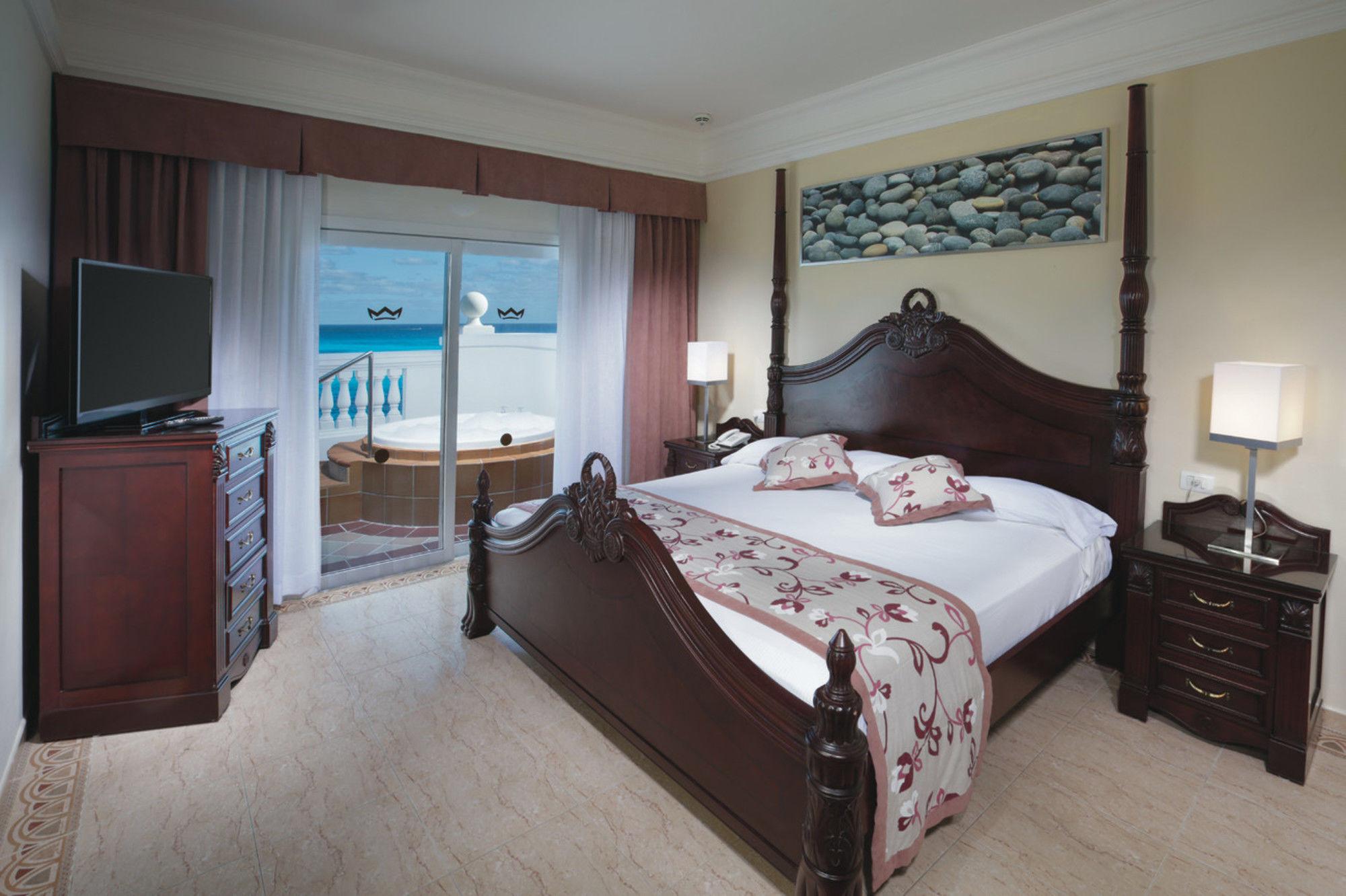 Suite, Ocean View, Jetted Tub