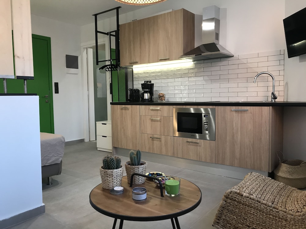 The Athenians Modern Apartments 38/50