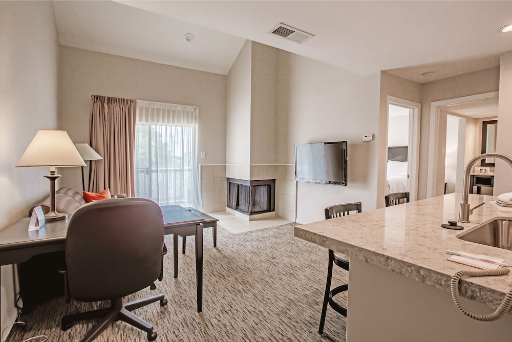 Craigshire Suites - Arlington 27/34