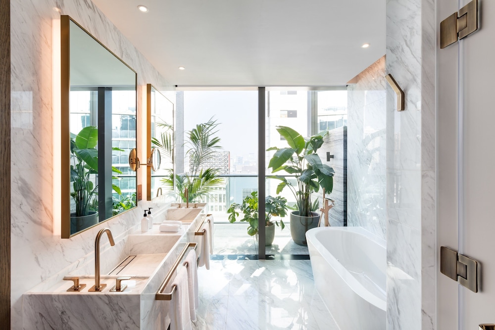 The Hari Hong Kong 25/51