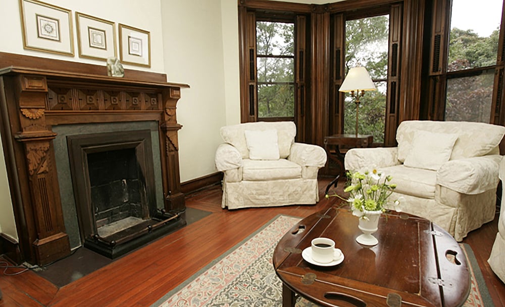 Morgan State House Inn 30/50