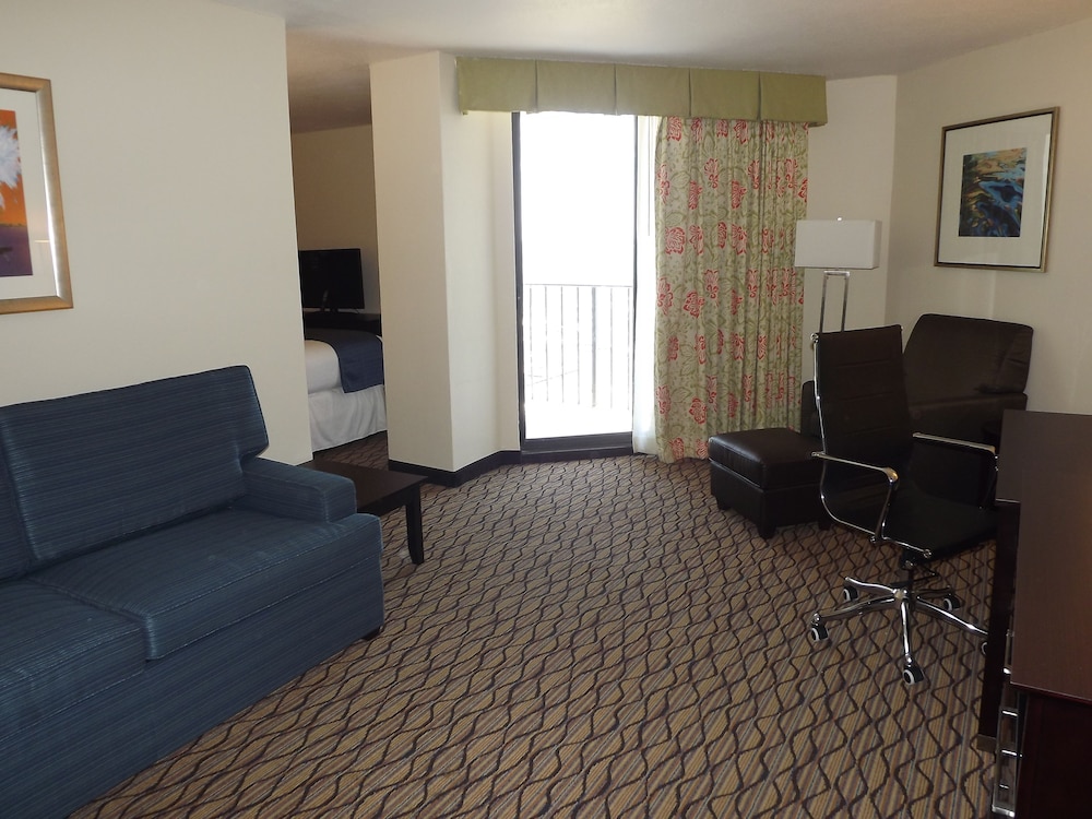 Holiday Inn Corpus Christi Downtown Marina 34/57