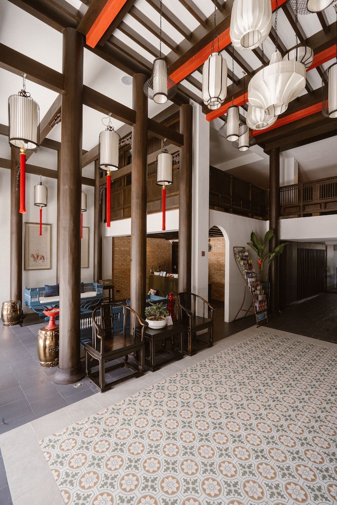 Saran Boutique Hotel Thapae 37/46