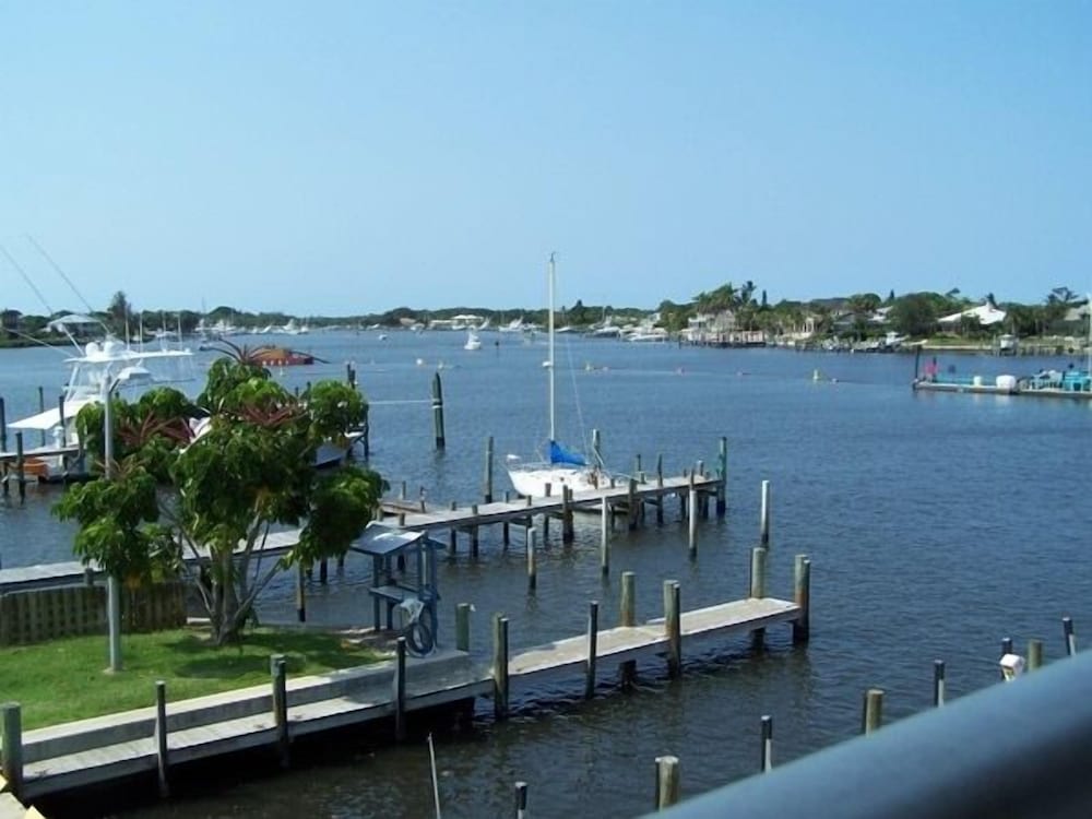 Pirates Cove Resort and Marina 30/36