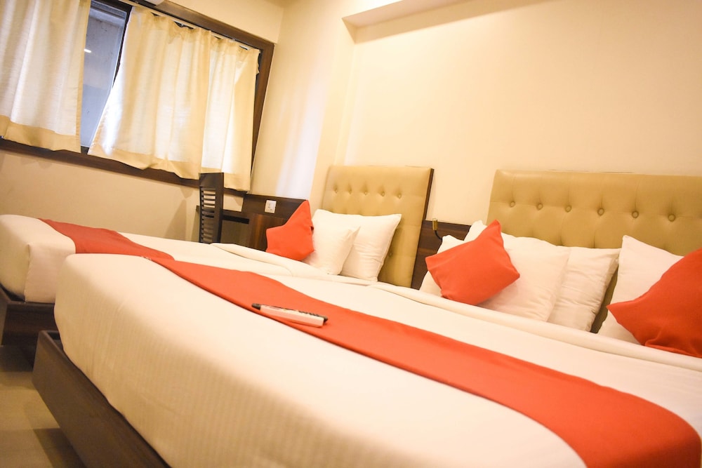 Hotel Mumbai International 7/22