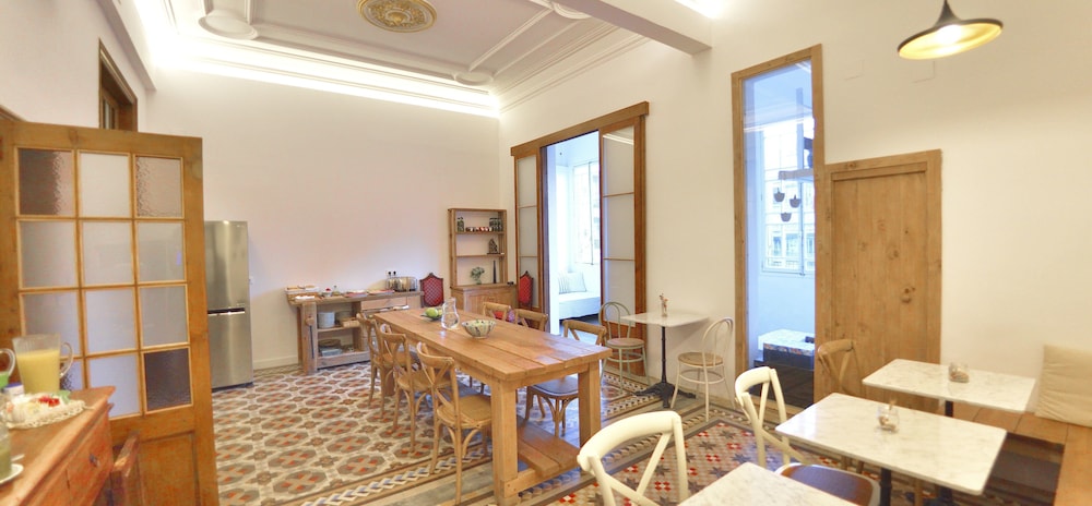 Hostal Girona 34/50