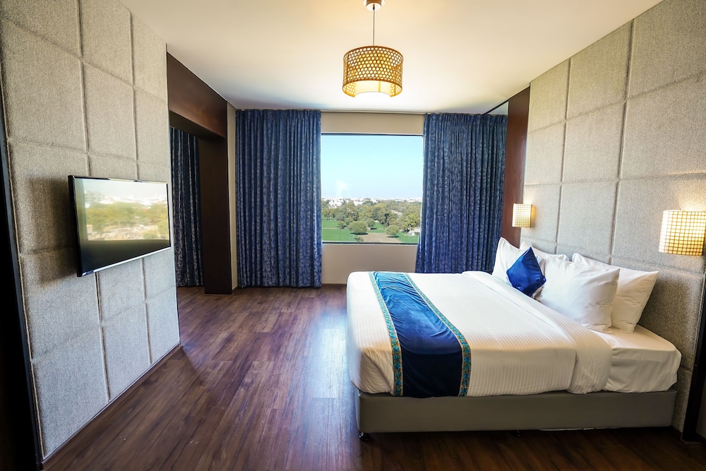 Essentia Luxury Hotel Indore 31/68