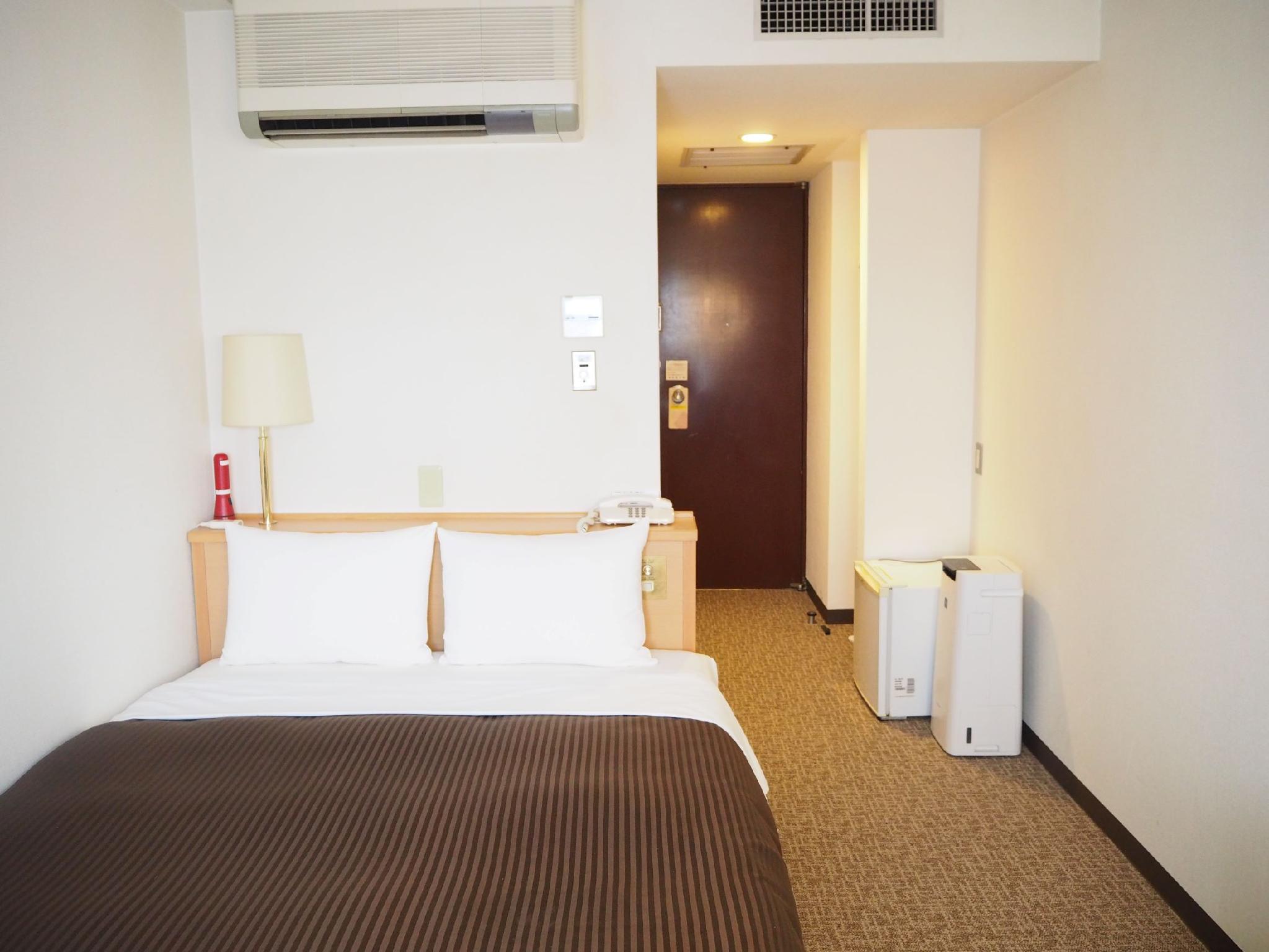 غرفة بزنس بسرير مزدوج