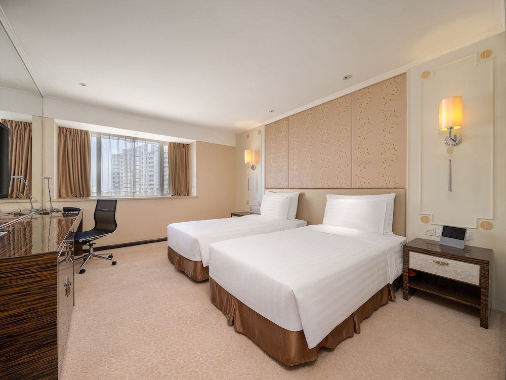 Dorsett Grand Chengdu 19/59