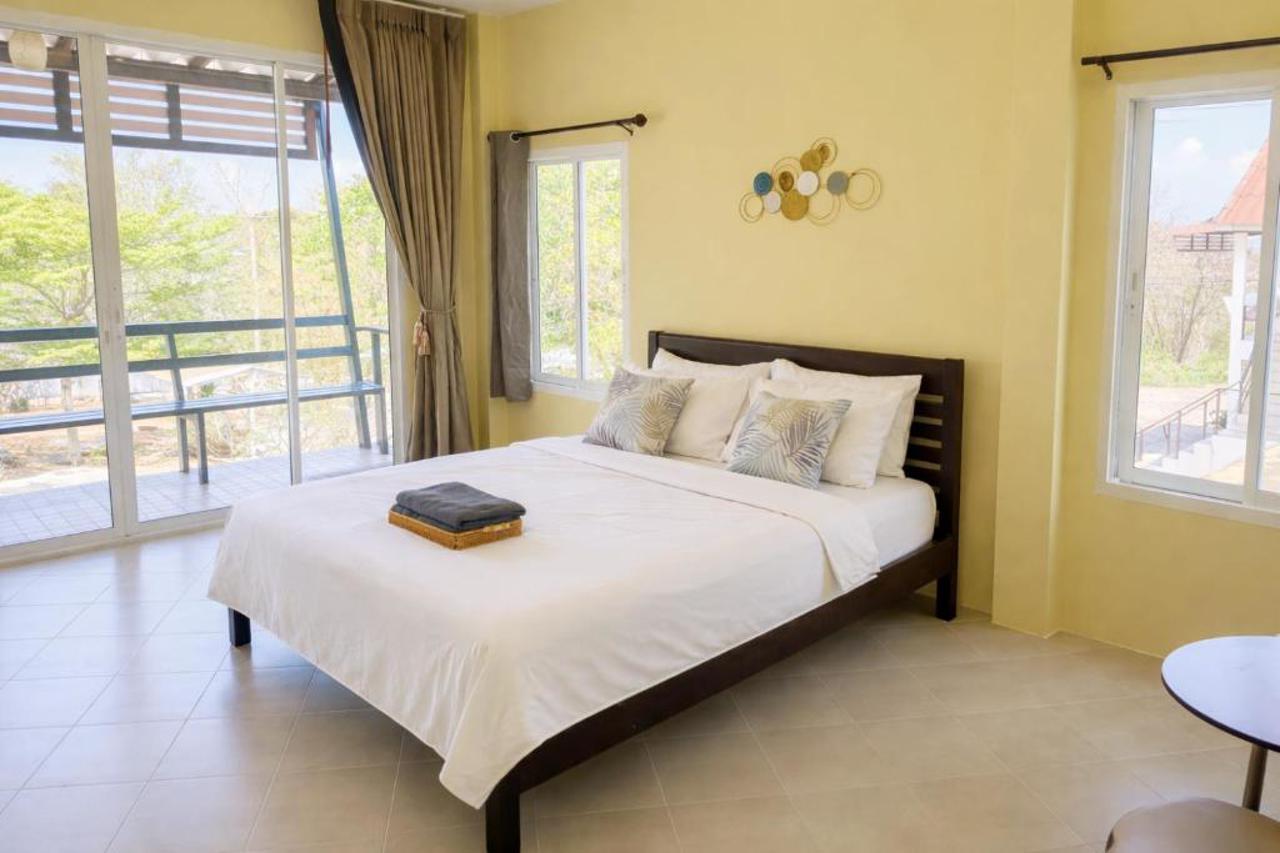 Koniix Garden Cottage Ko Sichang 7/19