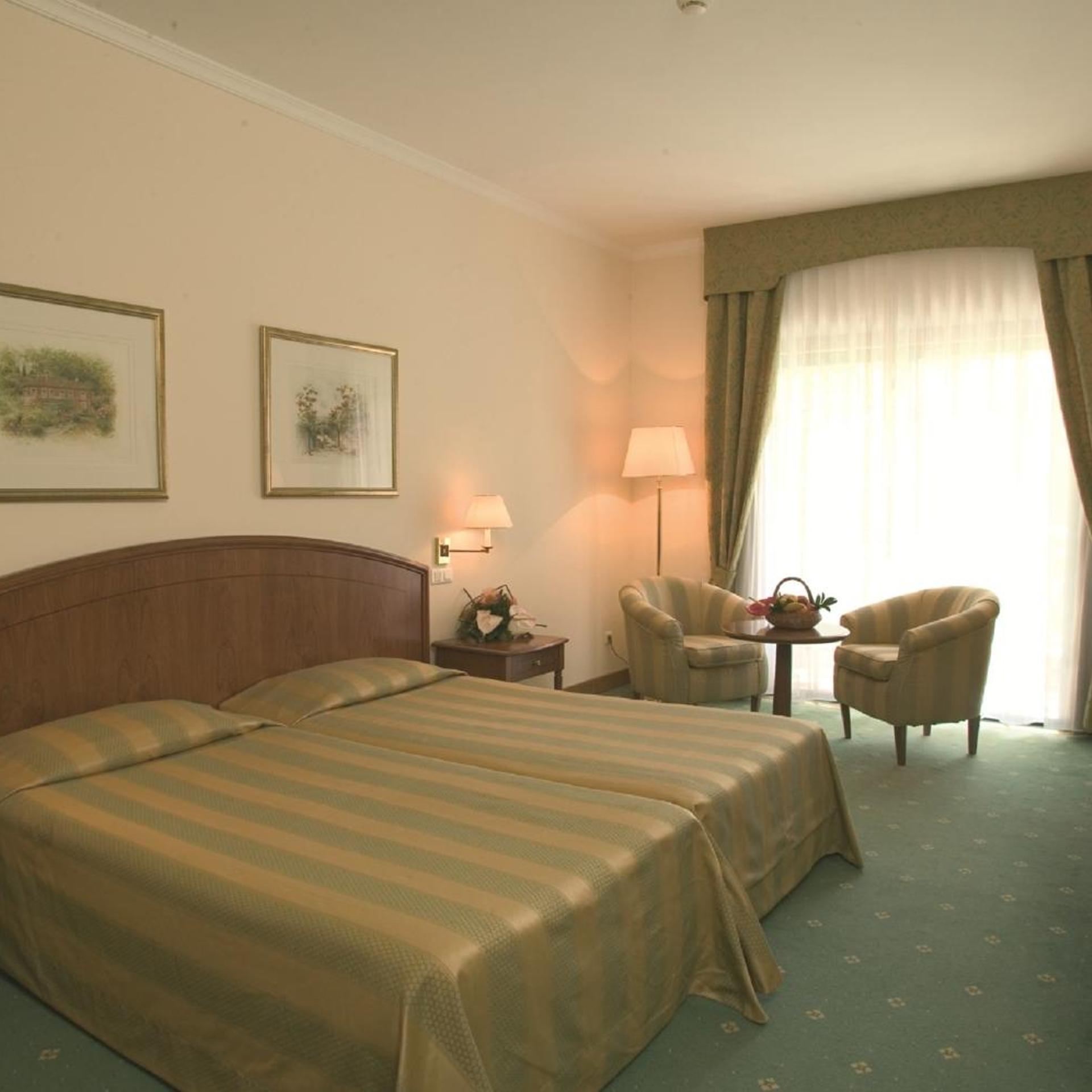 Room, Double Bed