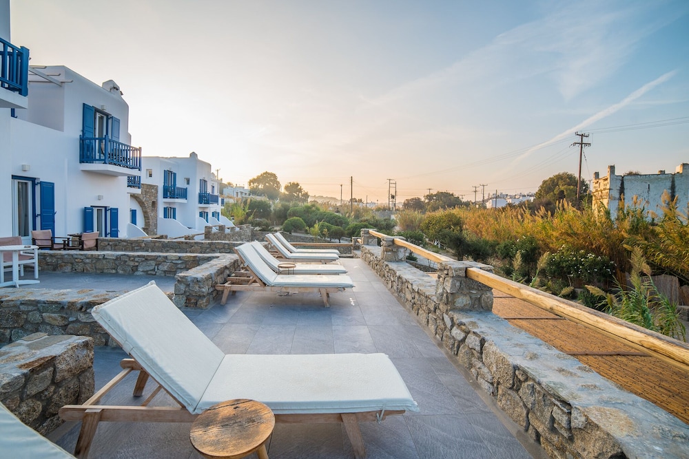 Vienoulas Garden 9/40