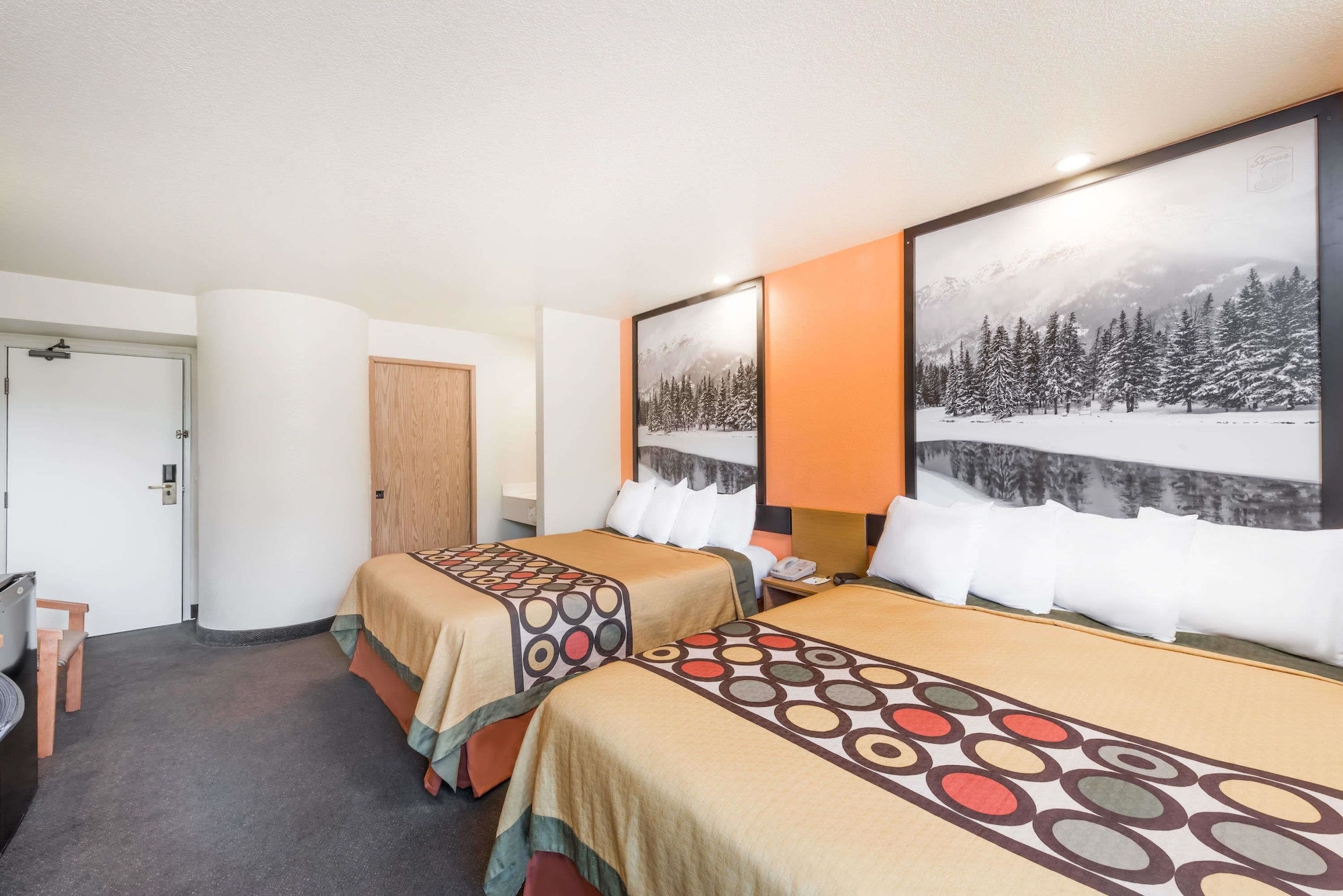 غرفة بسريرين مزدوجين، Super 8 by Wyndham Show Low 6/10