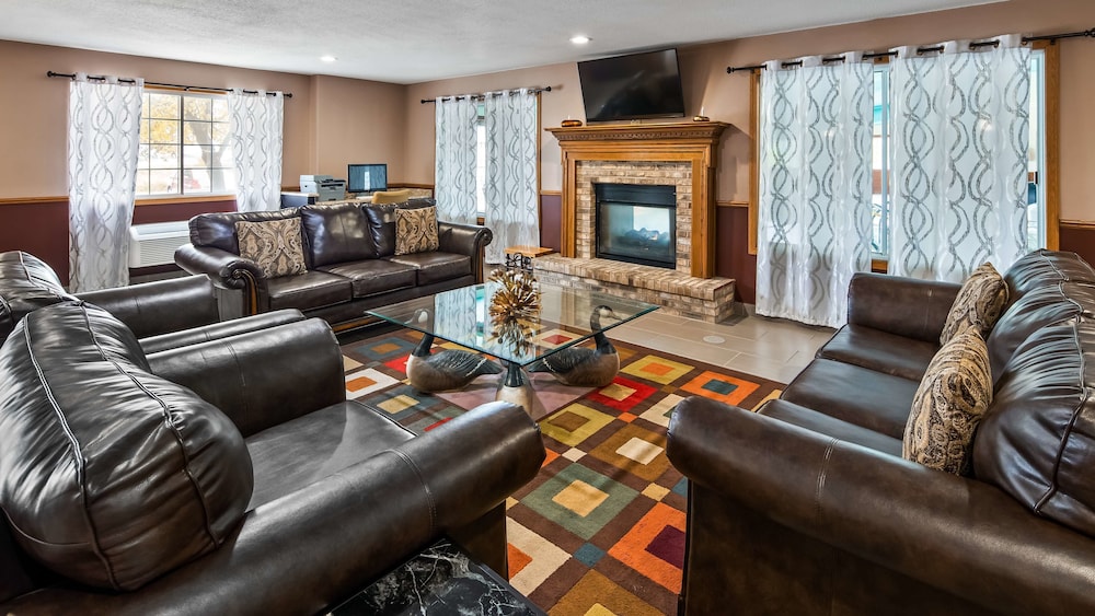Best Western Dodgeville Inn & Suites 24/38