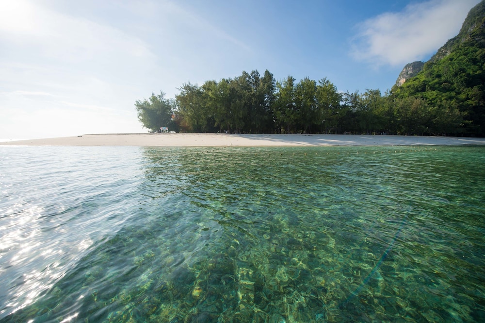 Maneetel Krabi Beachfront 45/50