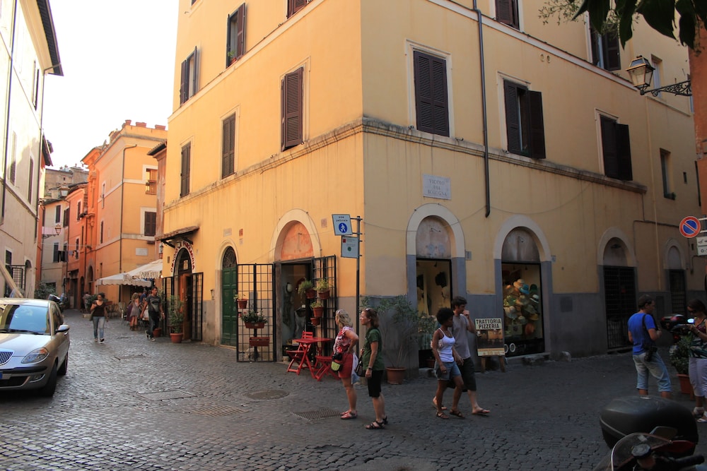B B Ventisei Scalini A Trastevere 76/81