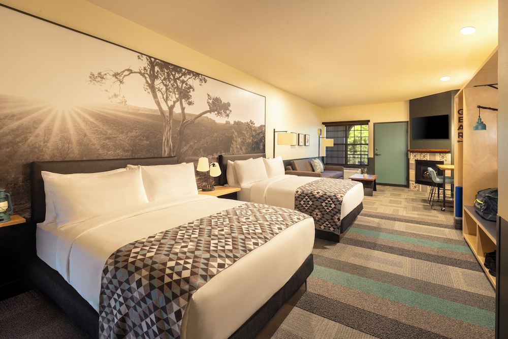 Studio, Multiple Beds, Patio