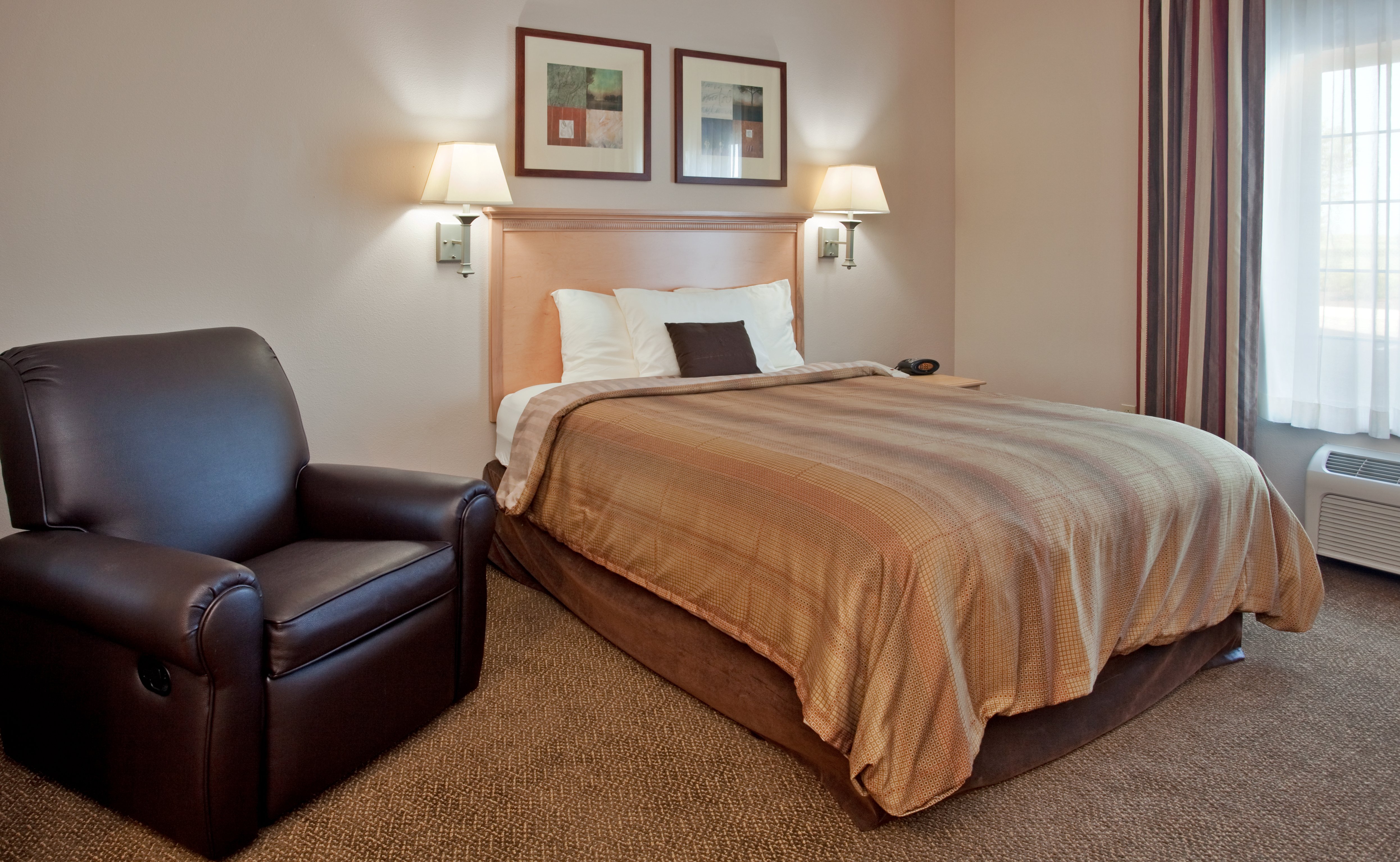 CANDLEWOOD SUITES OLATHE 18/56