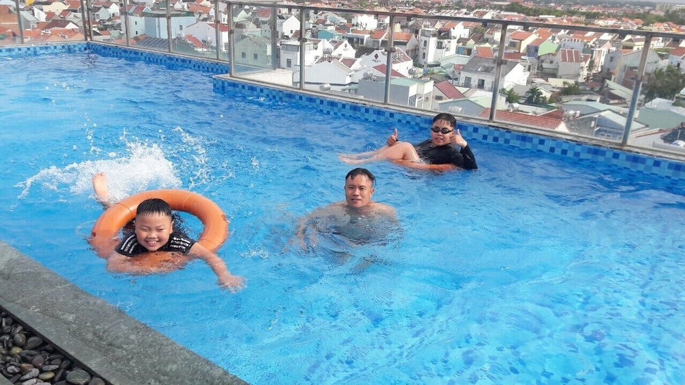 Uptown Hotel 23/46