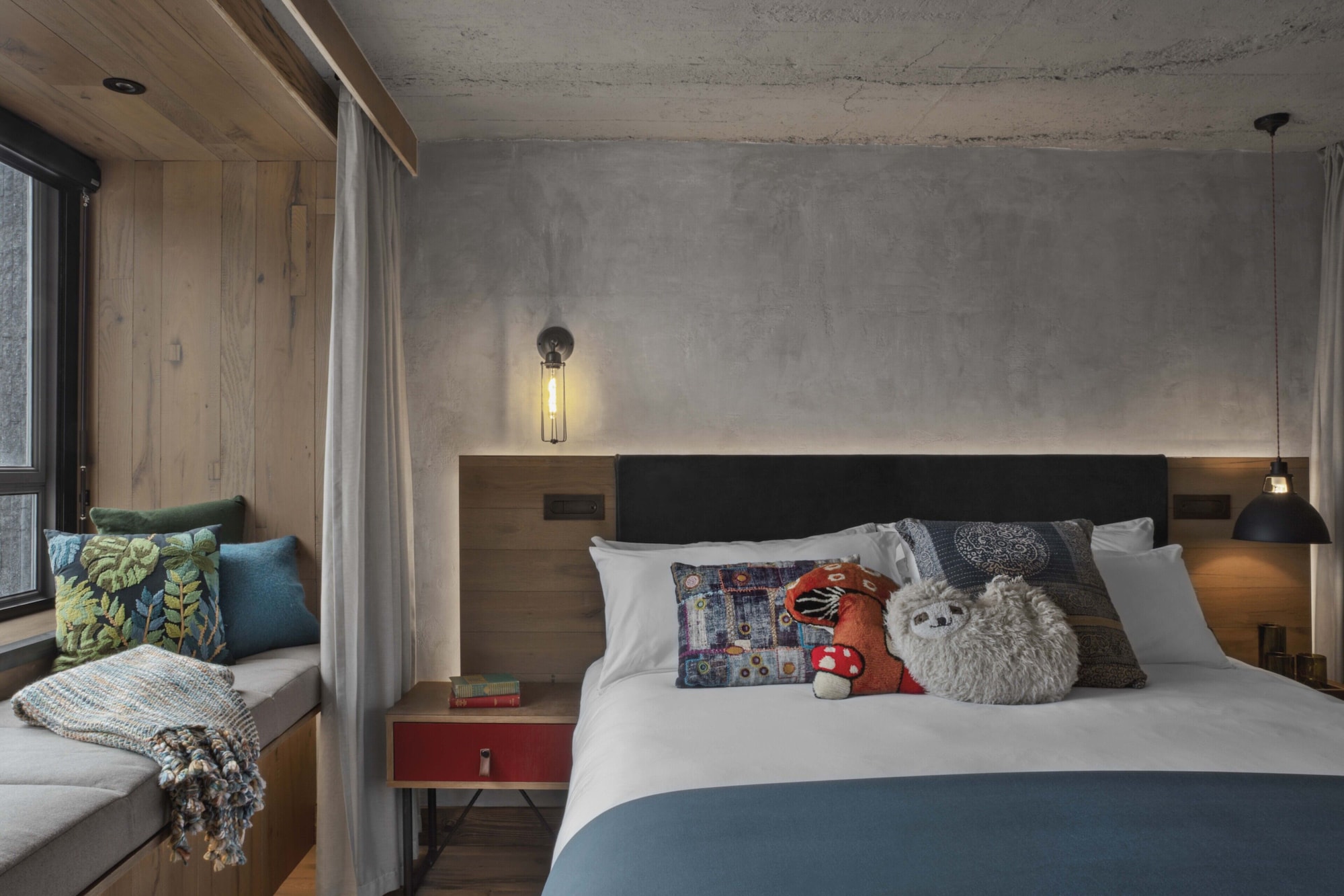 Room at Treehouse Hotel London, LONDON