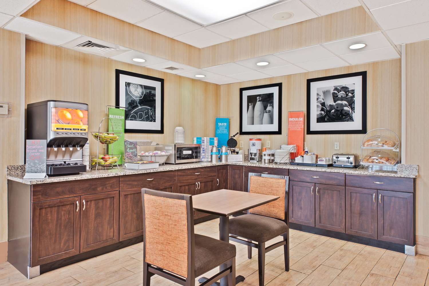 Hampton Inn Huntington/Barboursville 24/40