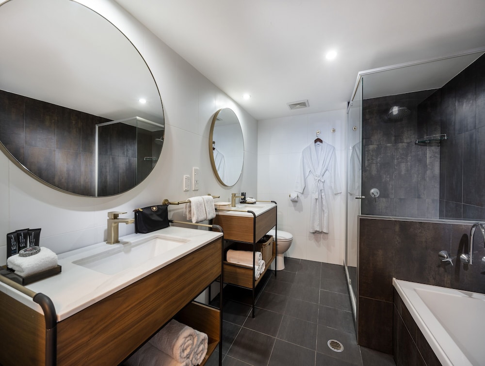 Mantra Terrace Hotel 27/67