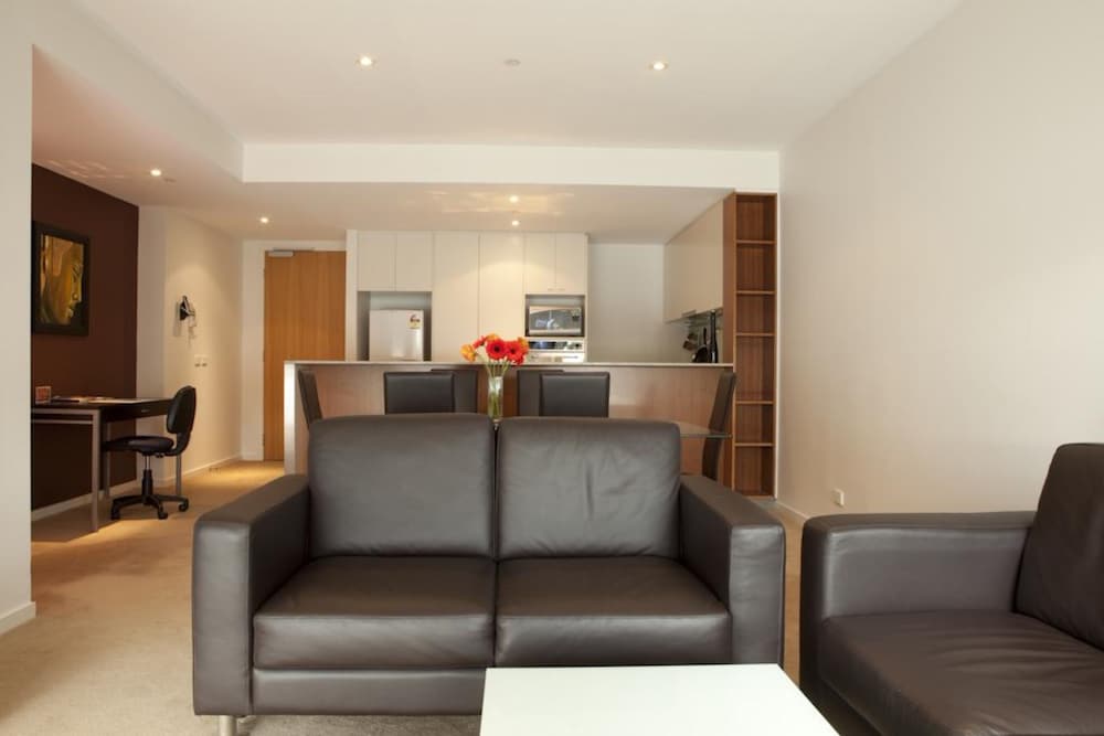 BRIGHTON BAY APARTMENTS 27/42