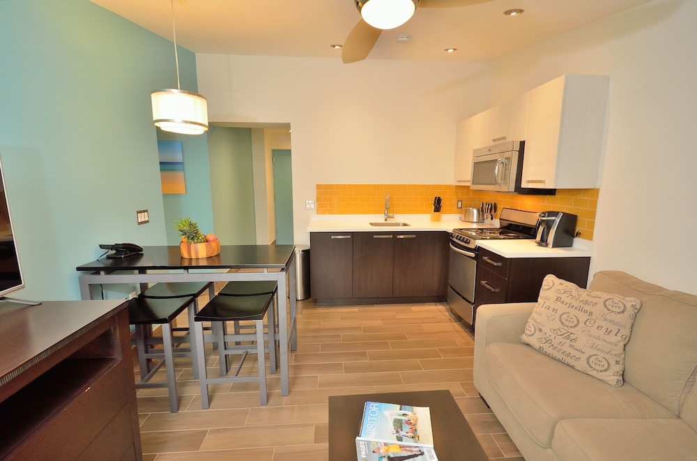ROYAL ST. KITTS HOTEL 32/50
