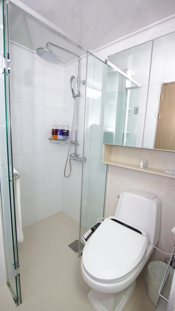 Cplus Residence Hotel 15/18