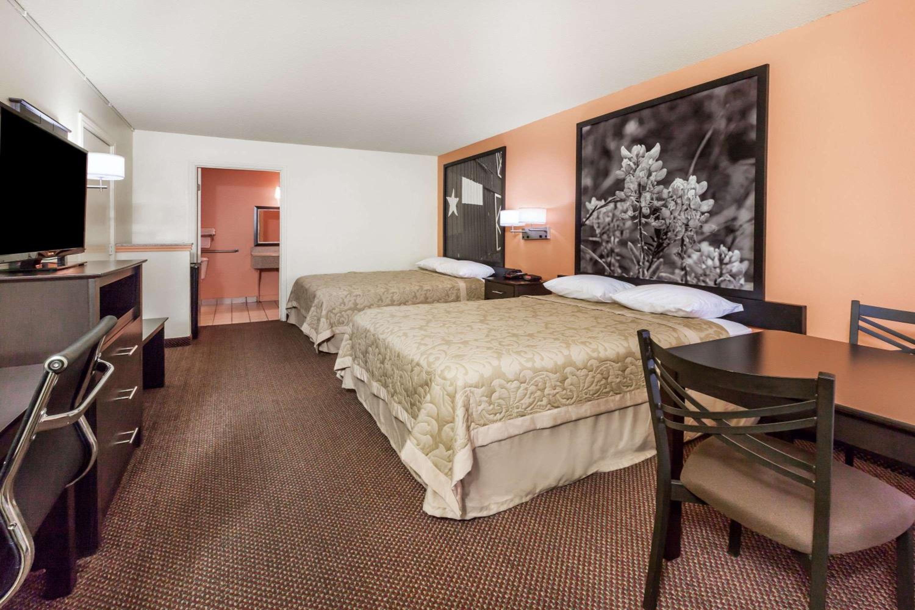 Premier Inn Palestine 13/31