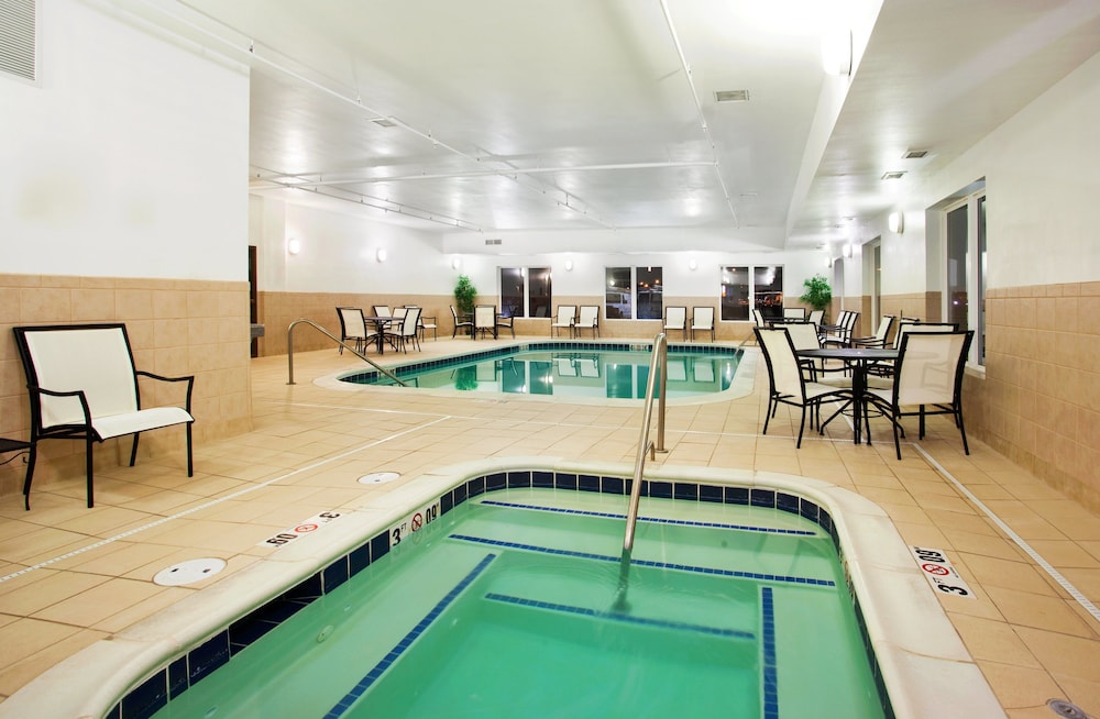 Holiday Inn Express Hotel And Suites Mattoon 34/48