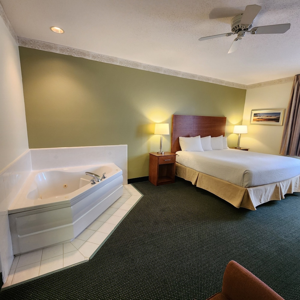 Standard, King Bed, Jetted Tub