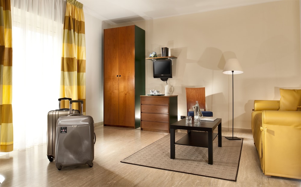 Astoria Suite Hotel 31/41