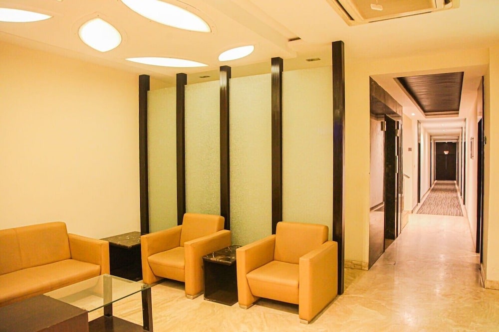 J HOTEL 24/40