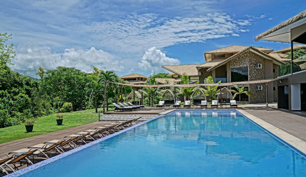 Nammbu Beachfront Bungalows 7/65