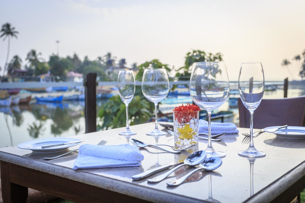 Acron Waterfront Resort 68/80