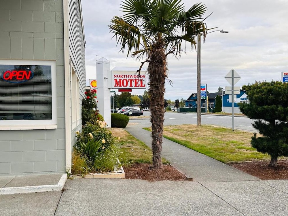 Northwoods Motel 35/39